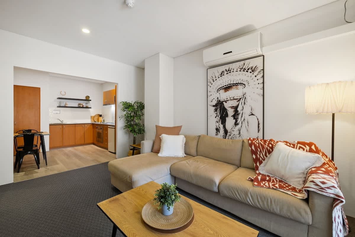 ae3f1ab4 799e 4d SgBNG