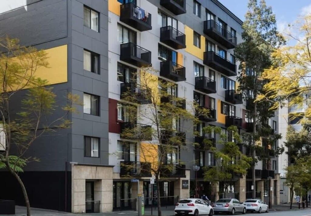 ae8aac46 0c7d 4b AJ1Al