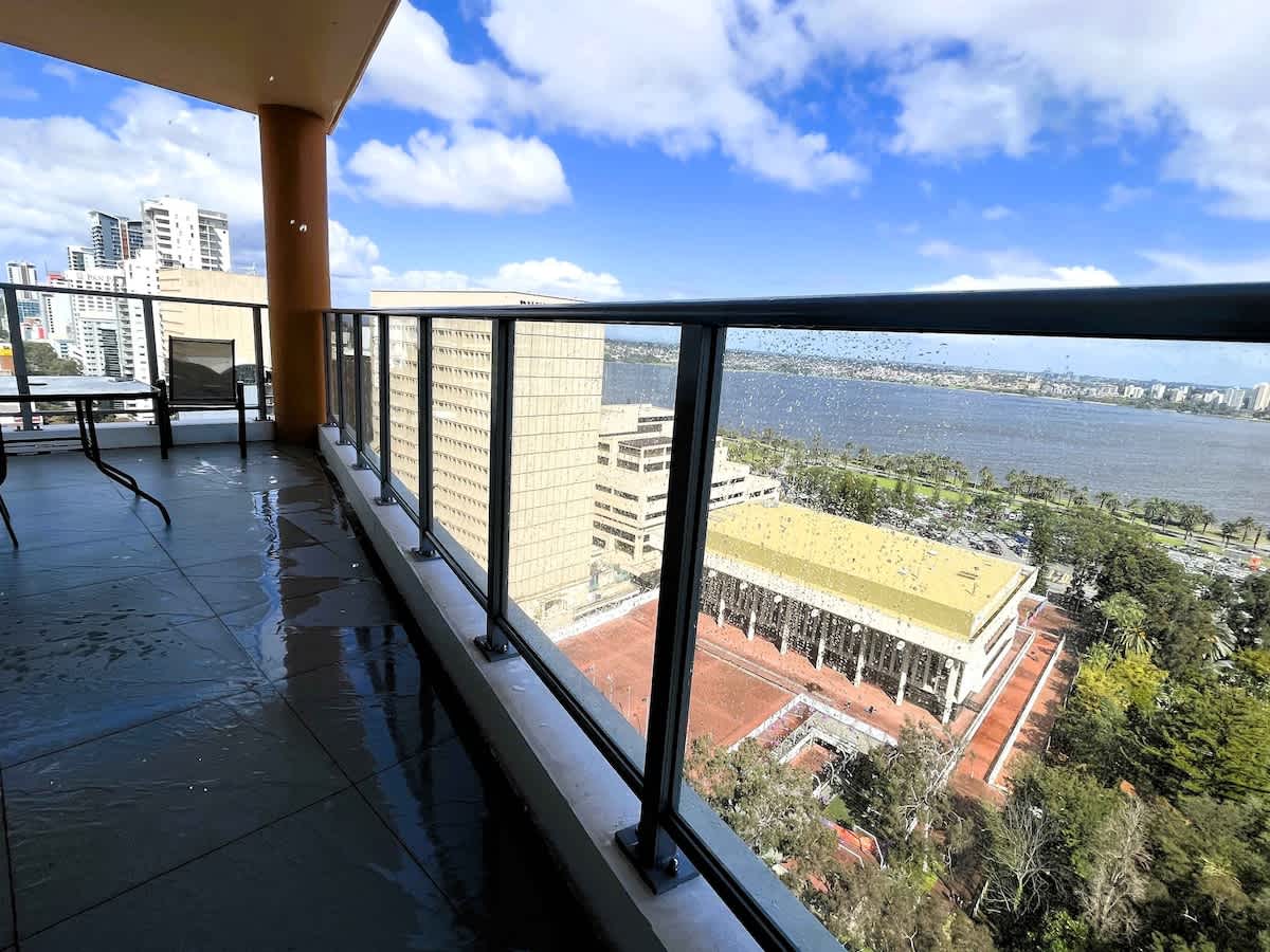 b2ab6abc 214c 4e luL 6