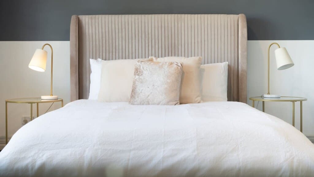 b6a9b1c0 3a06 46 6gfBz