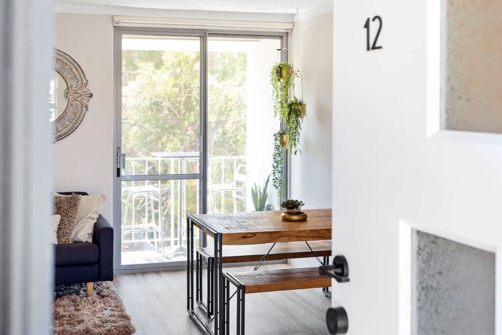 b9c87cb1 8a3c 42 DKztC