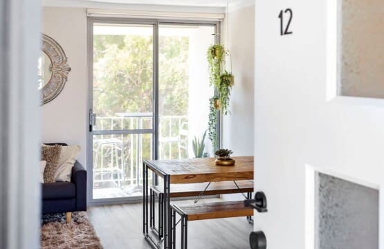 b9c87cb1 8a3c 42 DKztC