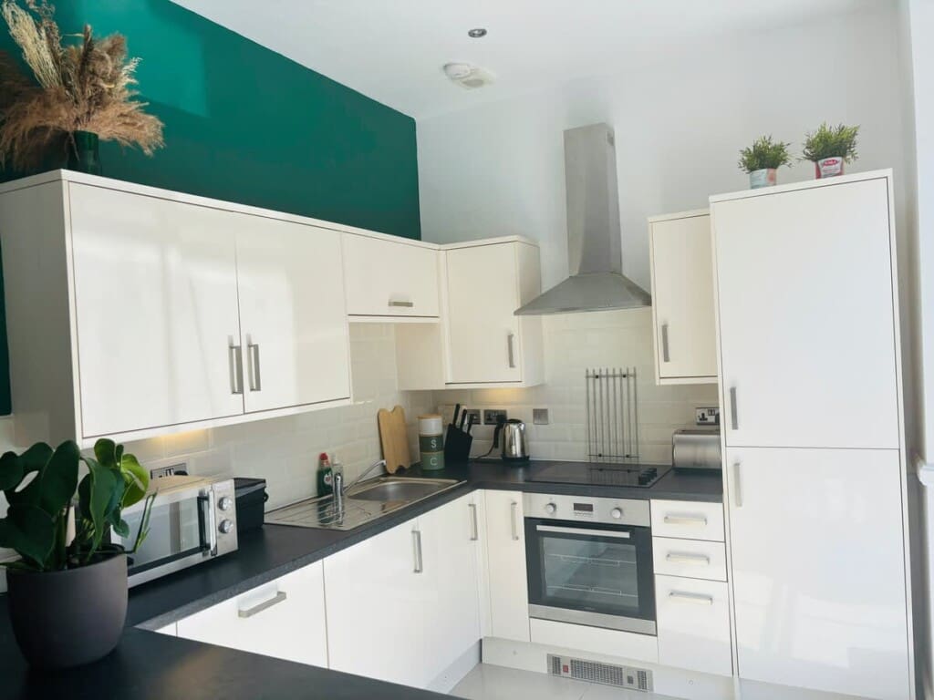 bba870da 681b 40 o7lWn