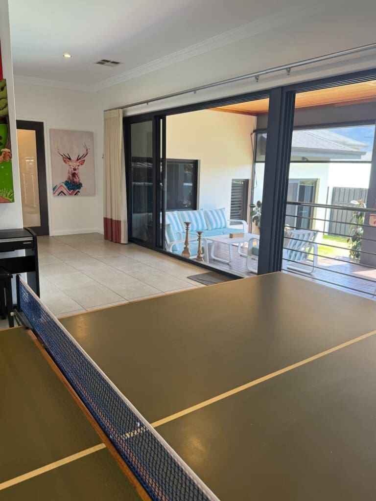 bee78a29 394f 44 YWax5