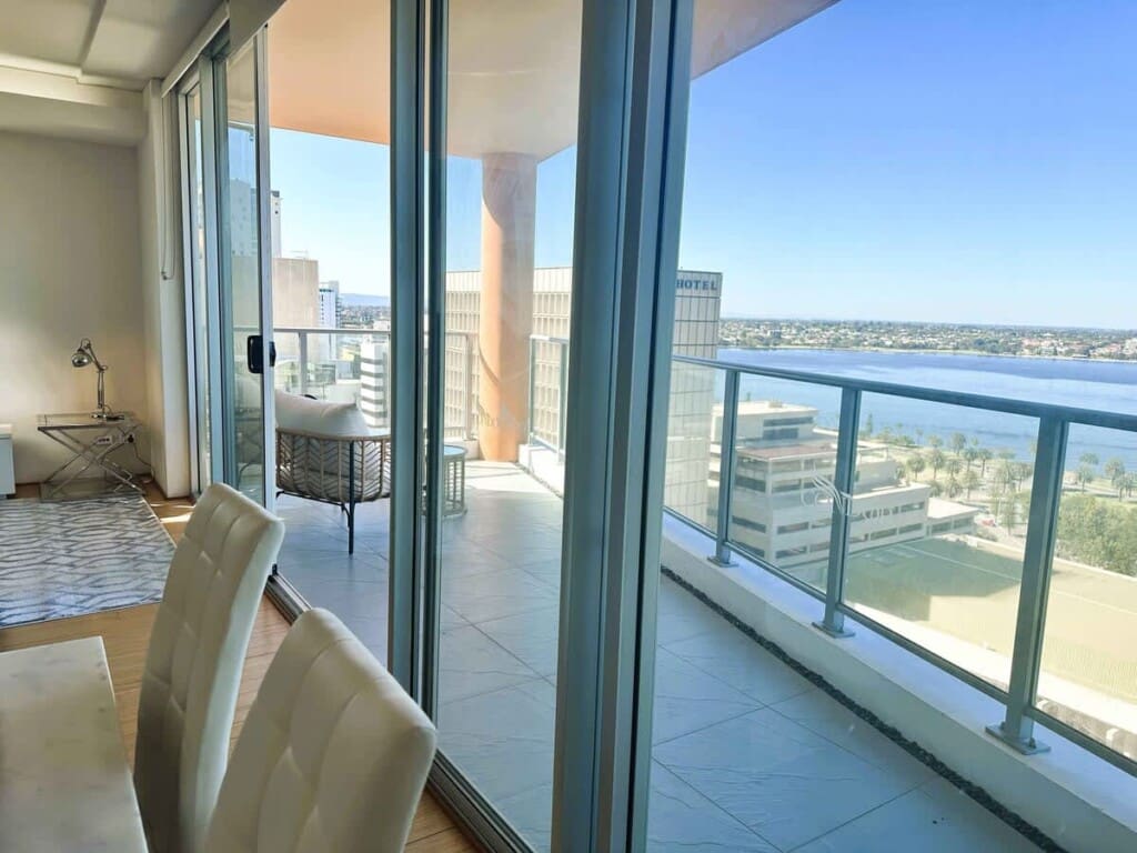 c16dbd0c 011c 46 yrh1f