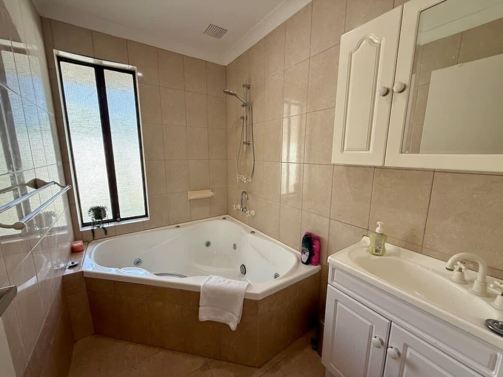 c7c4f723 af97 4c dZ9Hw