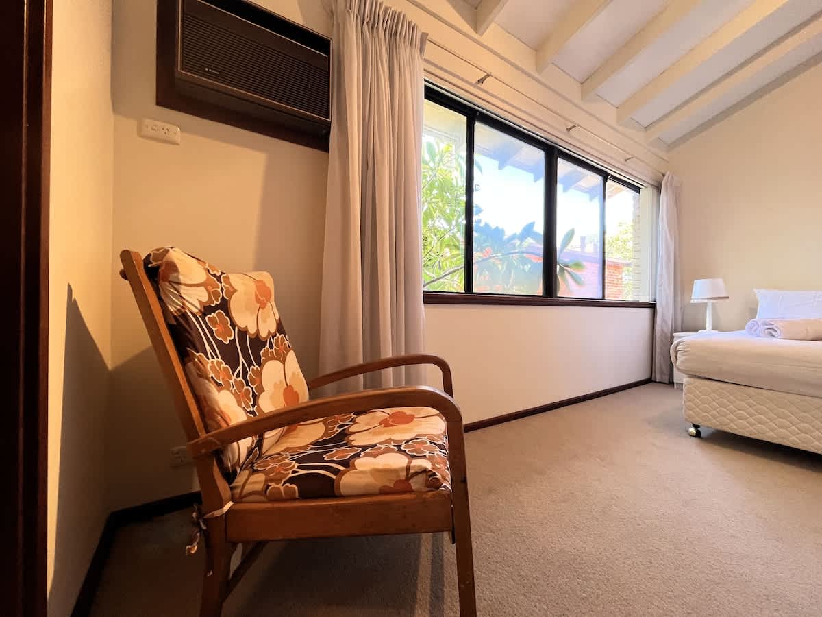 d65b0c0b 1a96 4d qIG9I