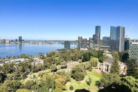 d8ad06fb 46e4 40 L0PHh