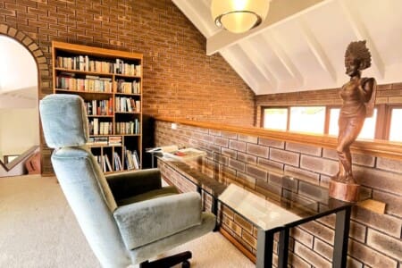 d9138066 5b47 4a CN7Qz