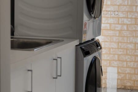 d9ccb77b 0c42 4b iVhed