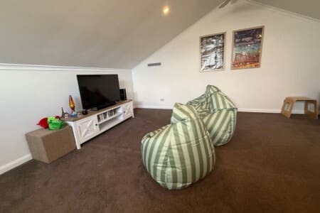 daea4430 3caa 47 1X6Bl