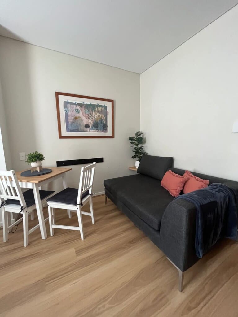 dd8b0b00 6bfb 45 q4CcL