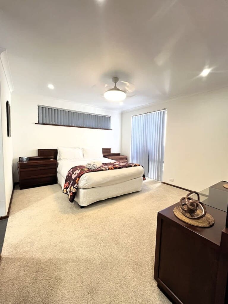 e0c892aa 2315 4d tMUQ4