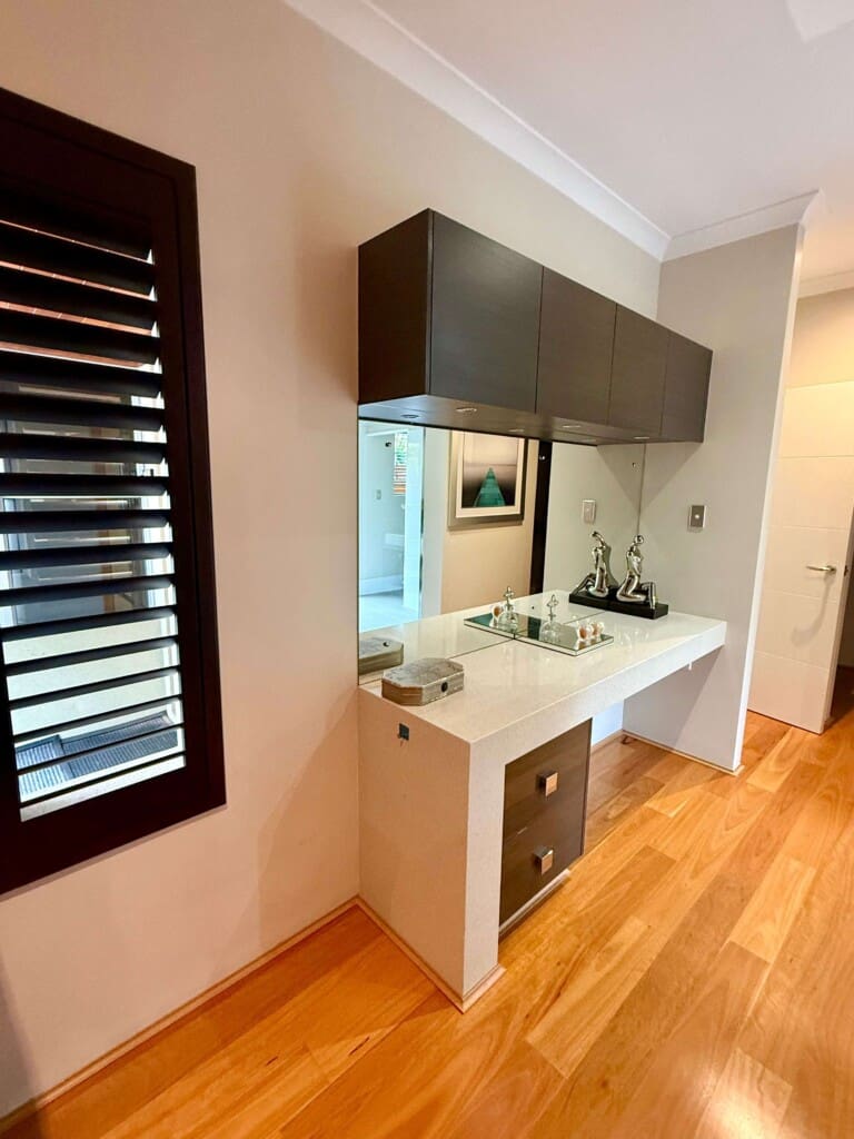 e0qzefji7qnbhthcy4wa