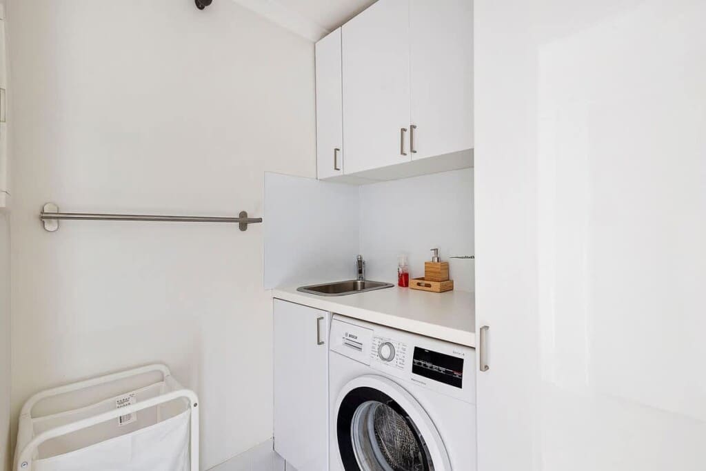 e37e099b 79ff 47 0Wir