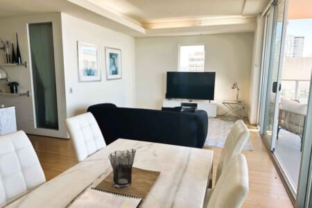 e9edbe2c 86ce 4f gYUX5