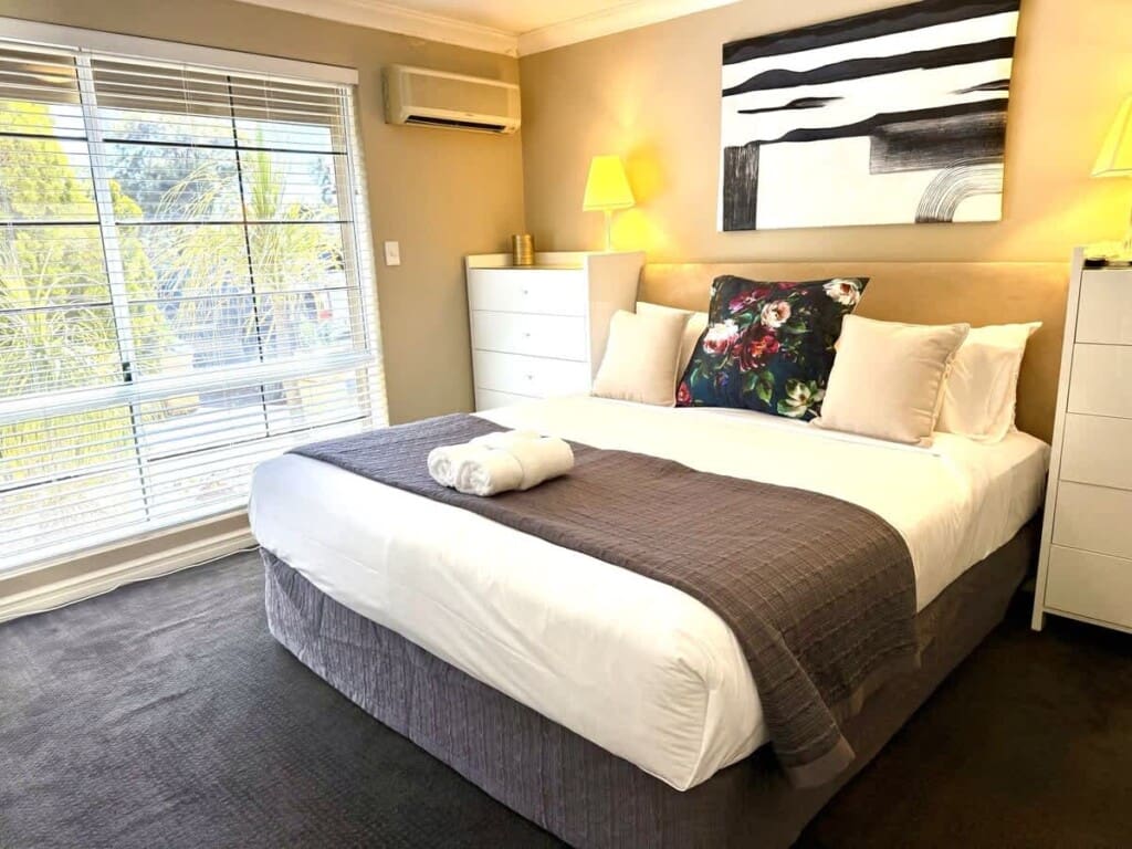 eb3090d3 1cd7 4c k1Sv