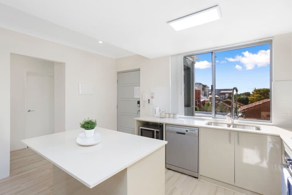 ee428902 1f61 46 nr mB