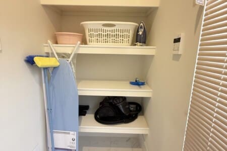 ee61cd45 bb67 4e ow3Nq