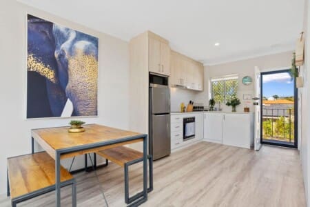 f040b28e 42c4 4e WWyJY