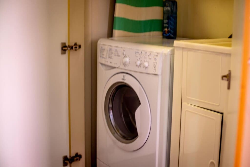 f38168bf 0d01 4f Mv6LK