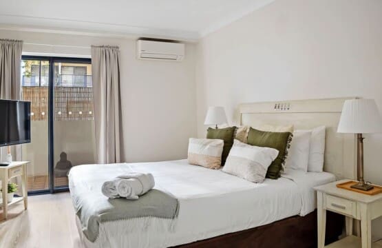 f4c33100 62ea 40 oU8ee