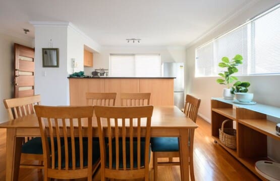 f56aff7b 10a0 4a 1JRWJ