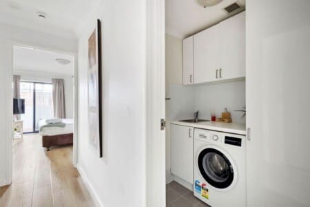 f75b7dde 905f 44 ND5q