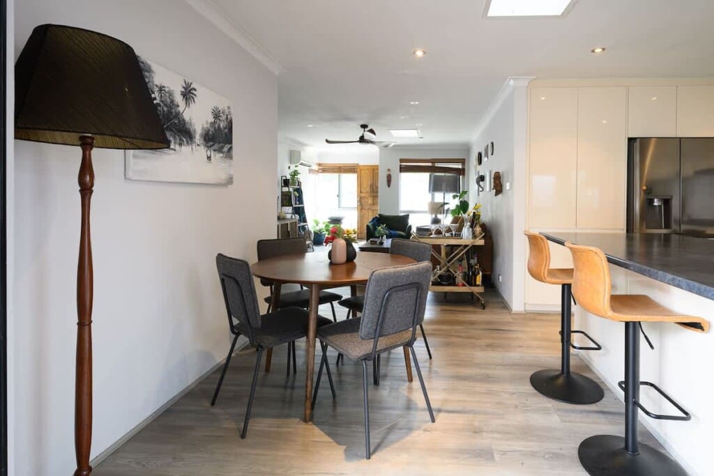 fb3e2f37 d366 40 huthk