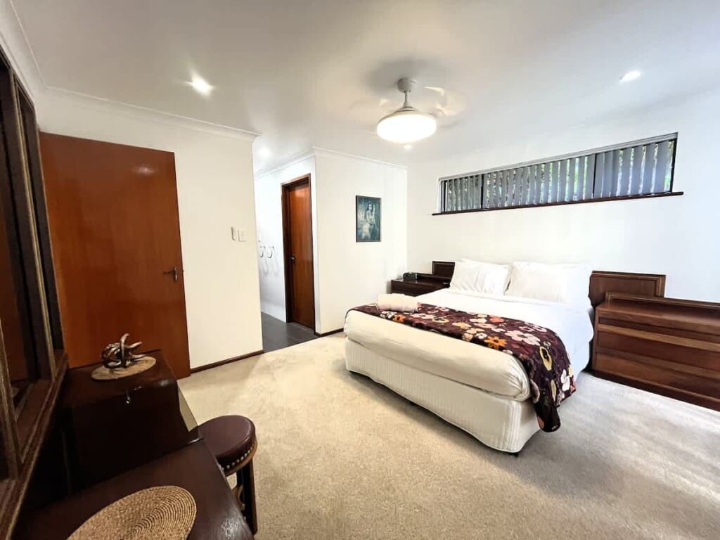 fe3d8f2f 2c30 4e QhBSD