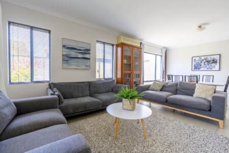 jywwpxmr49tiytrwiojo