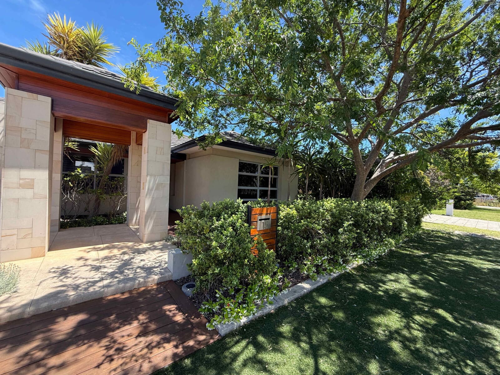 lywvj4h81ugazuxcppmv