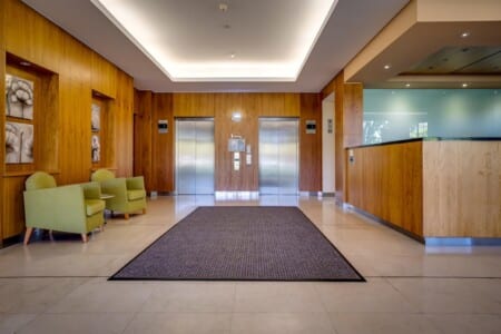 f232af07 4524 47 9mX19